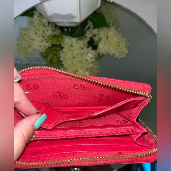 Tory Burch ‘Amanda’ Smartphone Wristlet ‘New Carnival’ - Picture 11 of 15